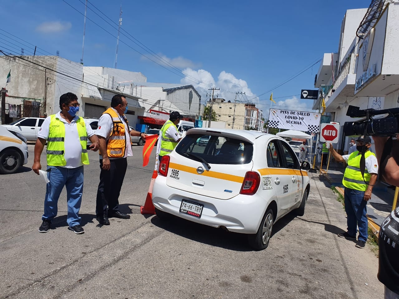 Taxistas esperan recibir el "Crédito a la palabra"