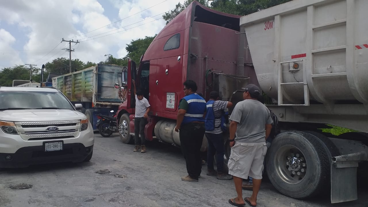 Aspectos de la manifestación de los volqueteros en Cozumel