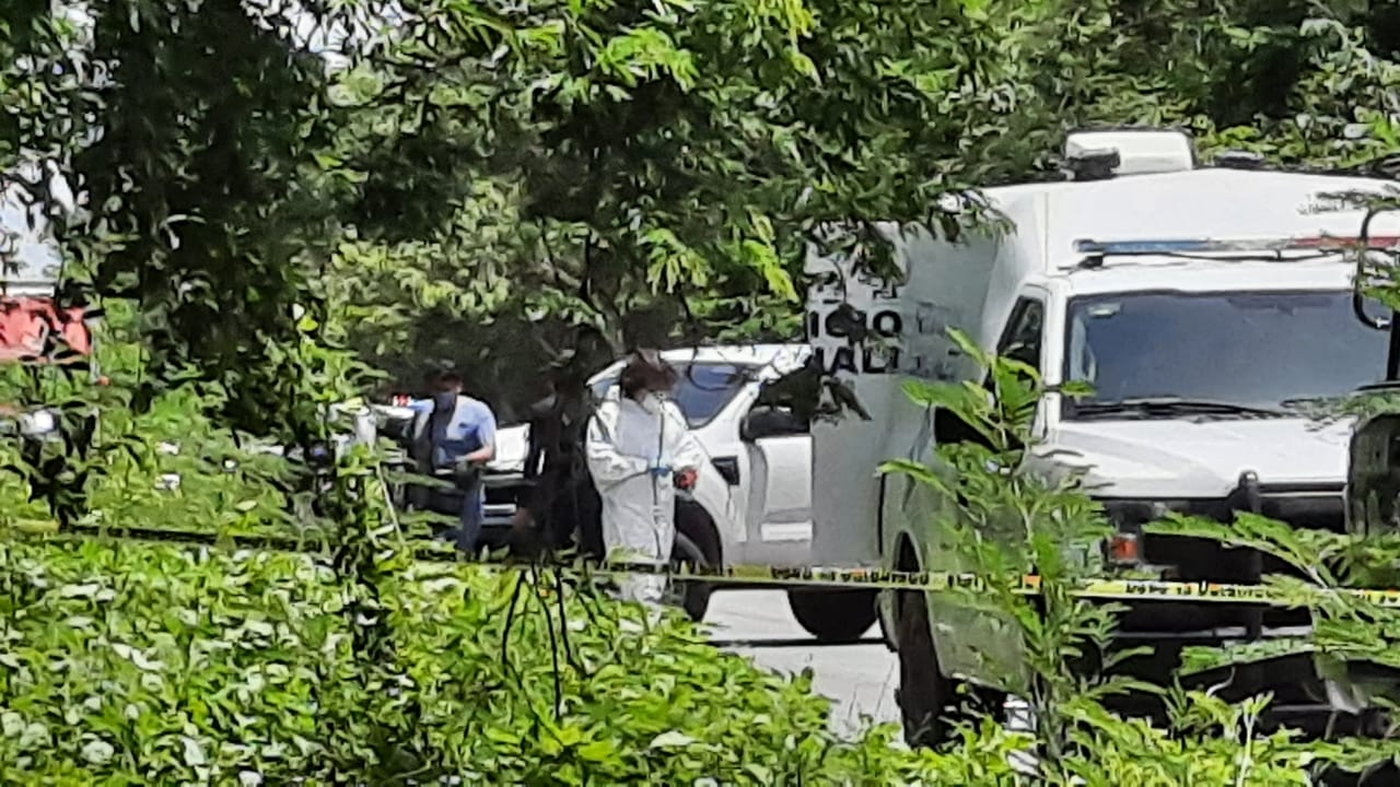 Hallan a hombre sin vida en la autopista Cancún-Mérida