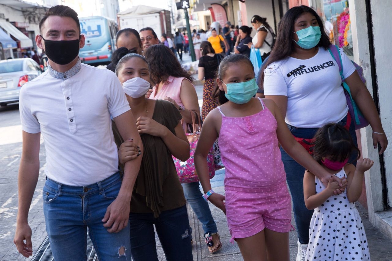 Dos de cada 100 infectados se contagió por contactos ajenos al hogar; uno de cada 10 se infectó por sus propias familias.