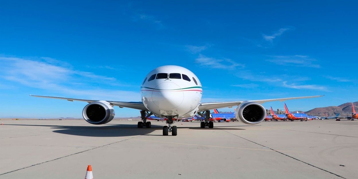 ¡Ya está en México! Aterriza el polémico avión presidencial