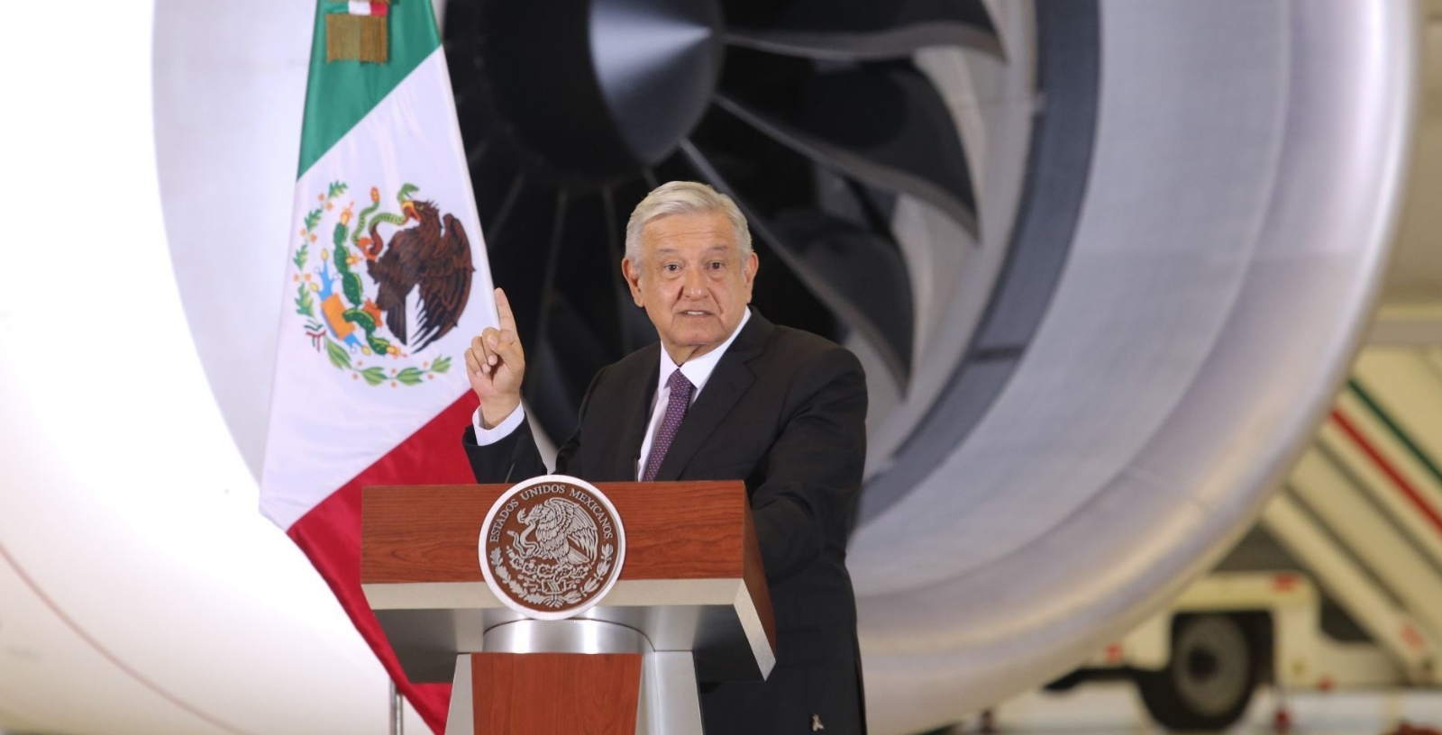 López Obrador dijo que descubrió el comercial mientras veía el beisbol