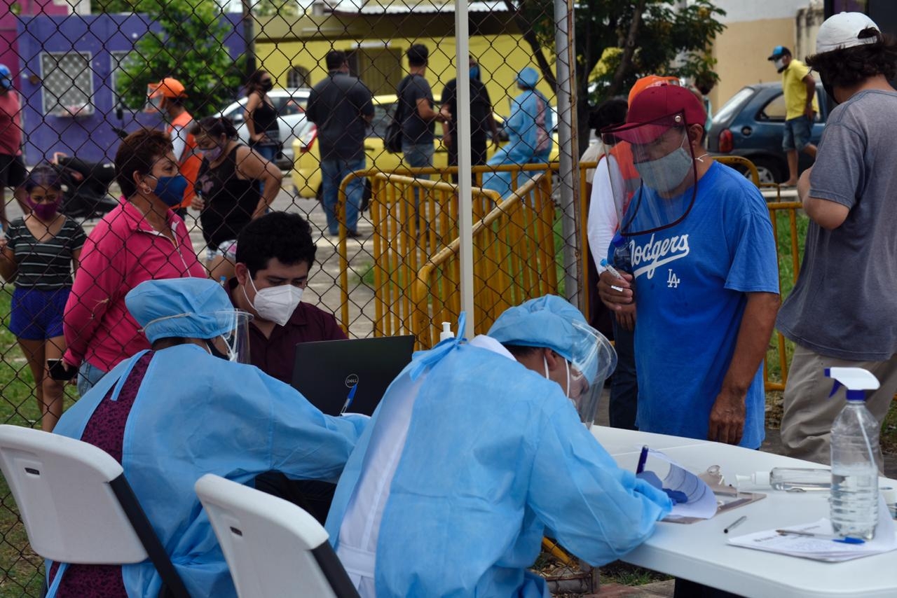 Módulos itinerantes para detectar COVID-19 registran alta demanda en Mérida