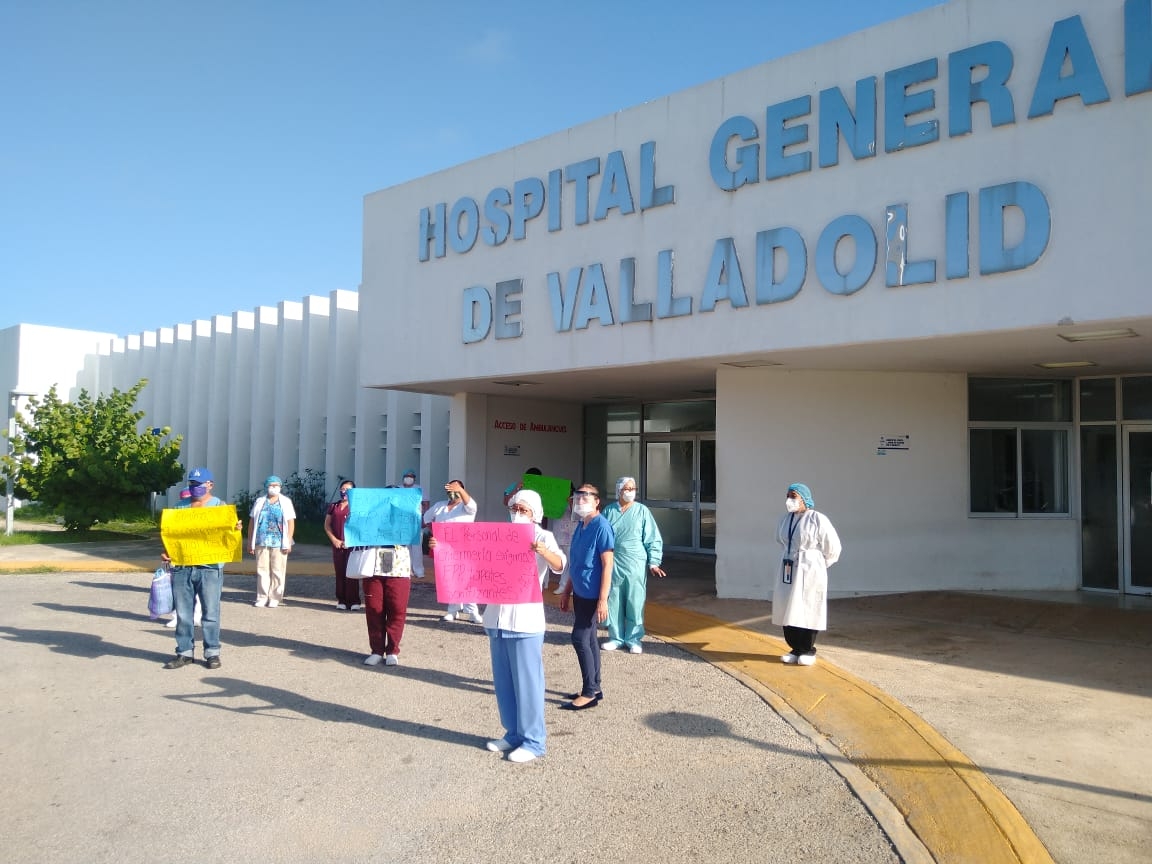 Enfermeros del Hospital General de Valladolid se manifiestan por falta de insumos de calidad