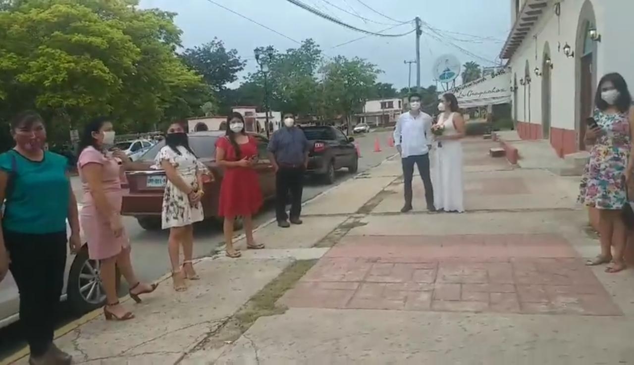 Así fue la primera boda en Bacalar con la Nueva Normalidad