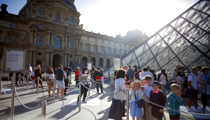 Abre sus puertas el Museo del Louvre en París tras la cuarentena: VIDEO