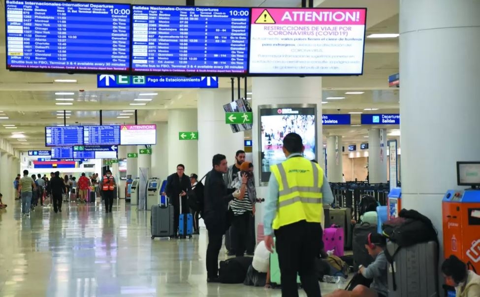 Ómicron: OMS reconoce que prohibir viajes no impedirá propagación de la nueva variante