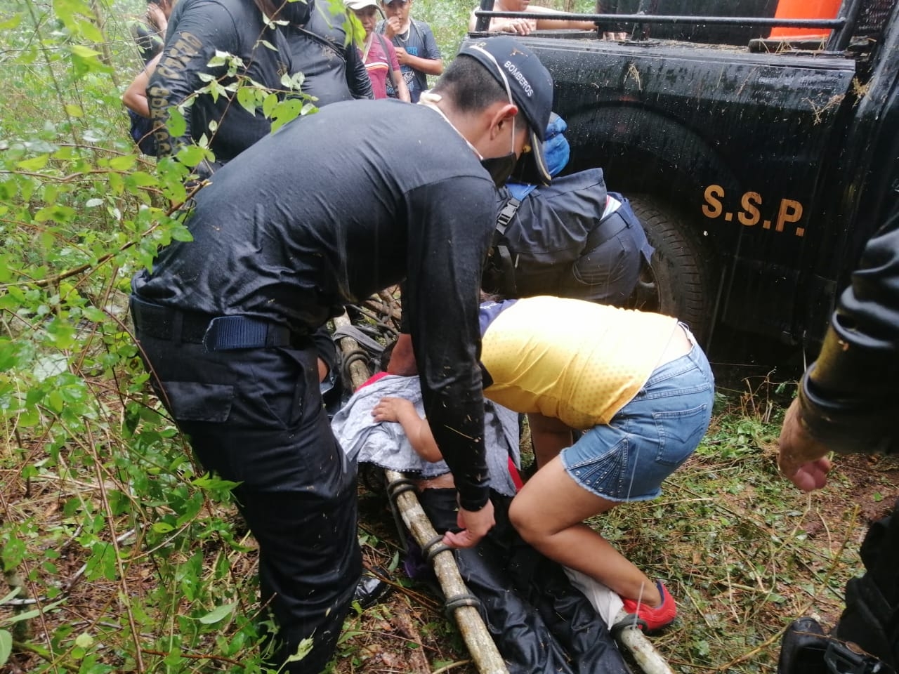 Rescatan a abuelito que se perdió  5 días en montes de Chankom