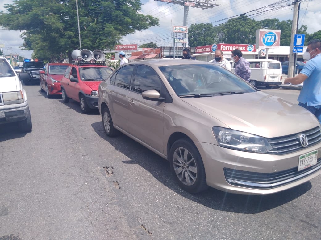 Conductor provoca carambola en la avenida Jacinto Canek en Mérida