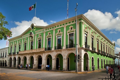 ¿Qué dependencias trabajarán durante este lunes de puente en Mérida?