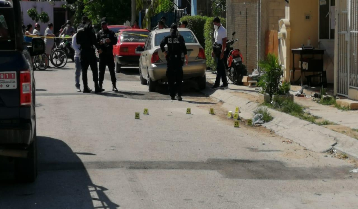 Hieren a balazos a tres personas en una pollería de Playa del Carmen