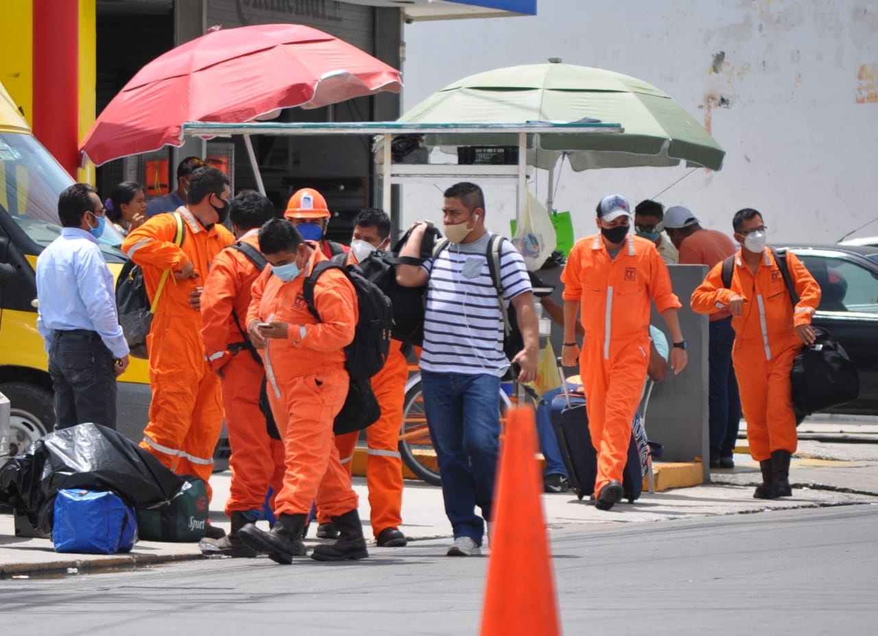 Desalojan a 100 trabajadores de Pemex por fuga de gas en una plataforma en la Sonda de Campeche