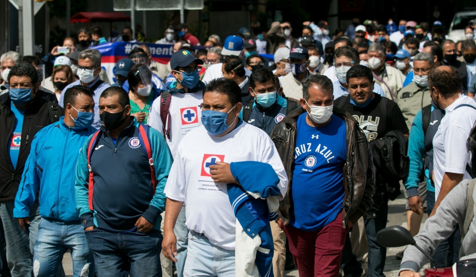 Grupo opositor a 'Billy' Álvarez busca tomar instalaciones de Cruz Azul: VIDEO