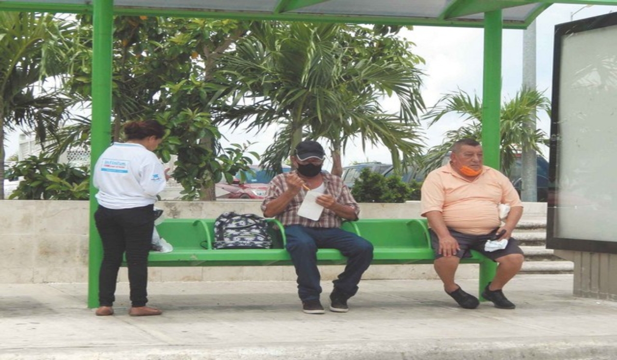 Habitantes de Ciudad del Carmen promueven el uso de cubrebocas