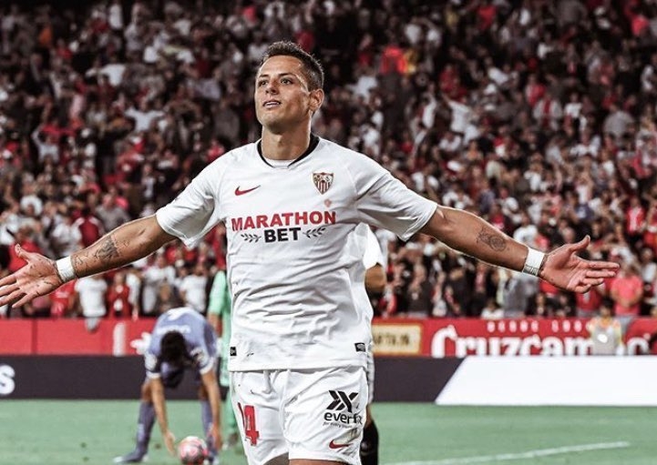 Chicharito es campeón de la Europa League con Sevilla y sin jugar