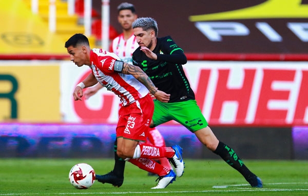 Necaxa gana a Santos Laguna por marcador de 2-1