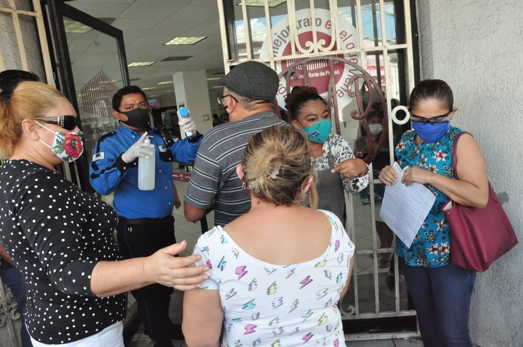 Monte de Piedad en Mérida reabre con más de 300 personas en fila (VIDEO)