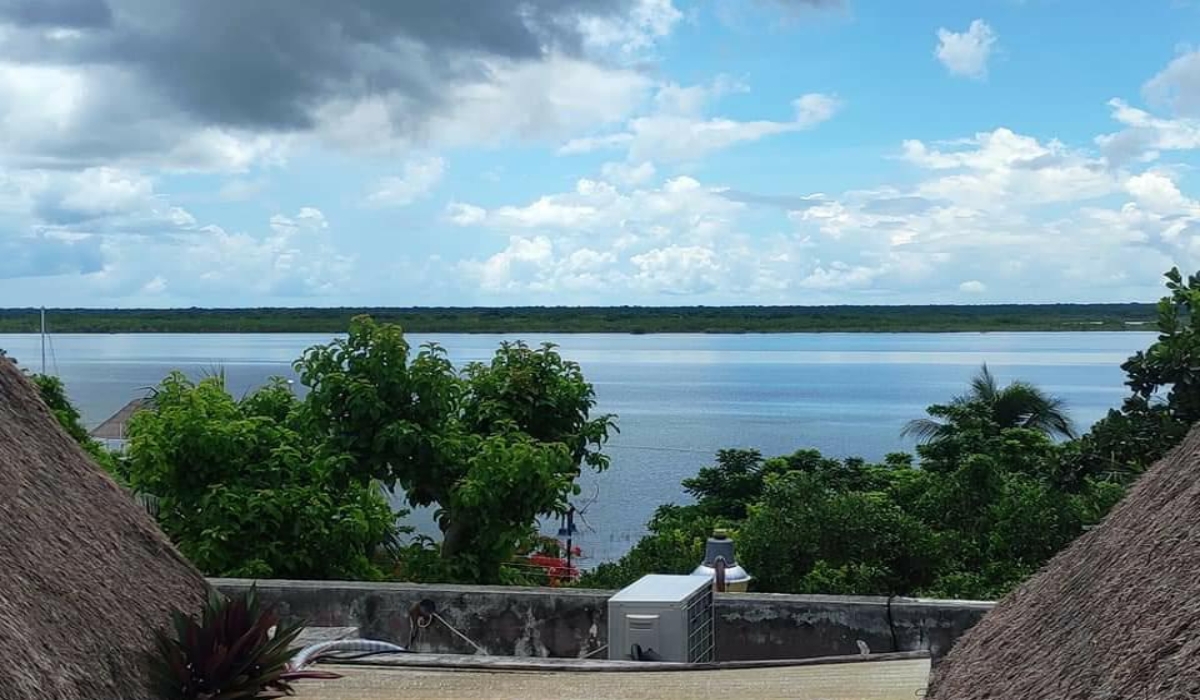 Laguna de Bacalar recupera su tonalidad tras el paso de "Cristóbal"