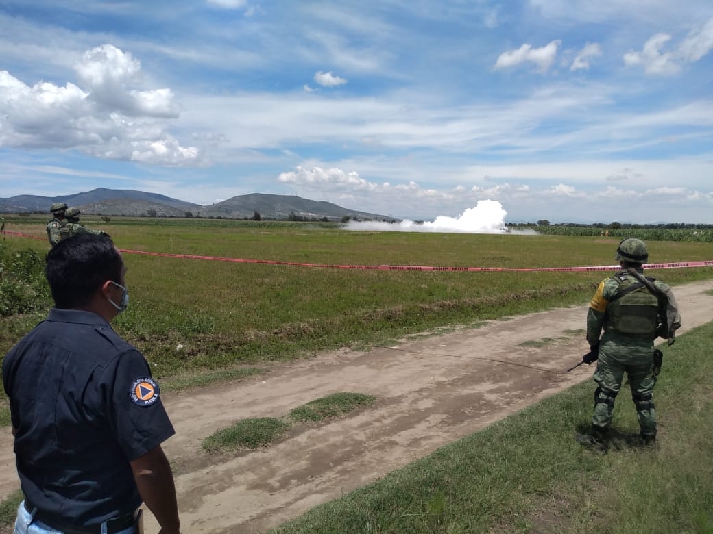 Evacuan a pobladores por fuga de gas en toma clandestina en Acajete, en Puebla