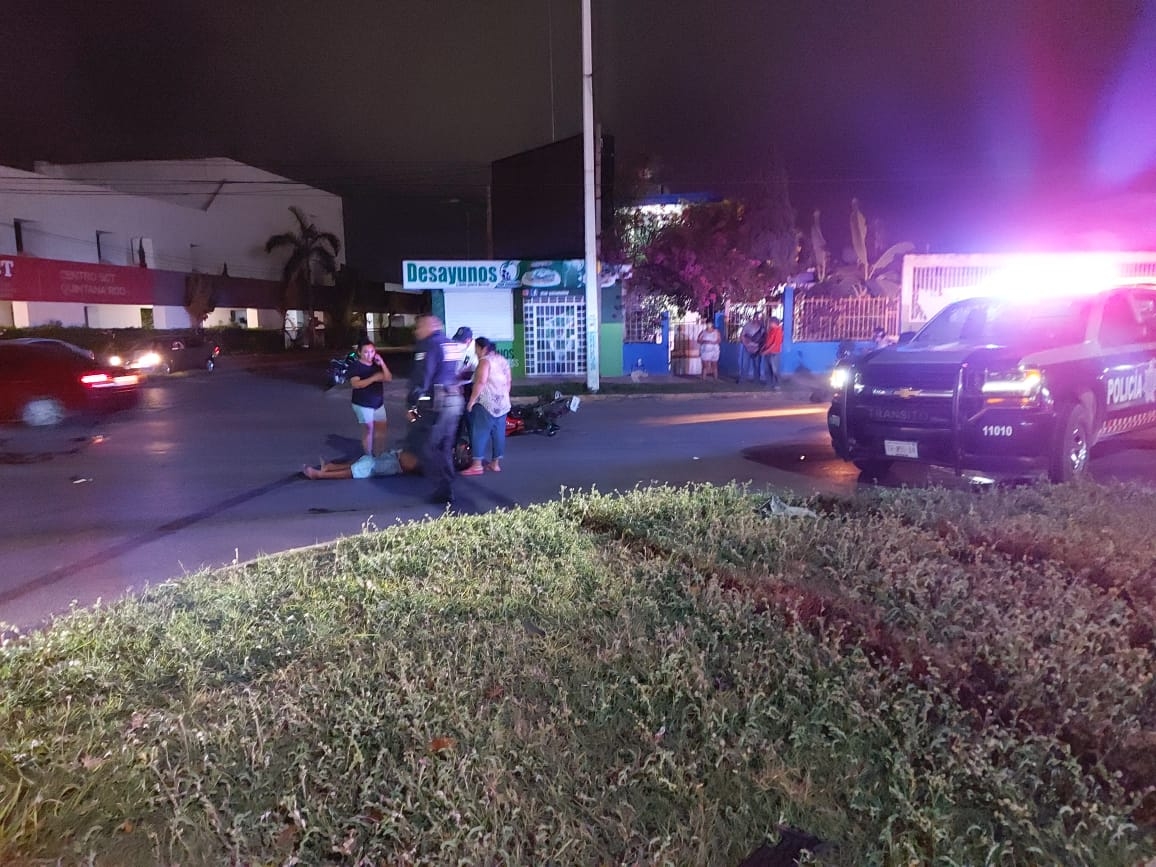 Motociclista atropellado en avenida Magisterial en Chetumal (Abraham Cohuó)