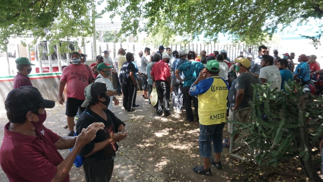 Pescadores bloquean acceso a Palacio Federal en Campeche