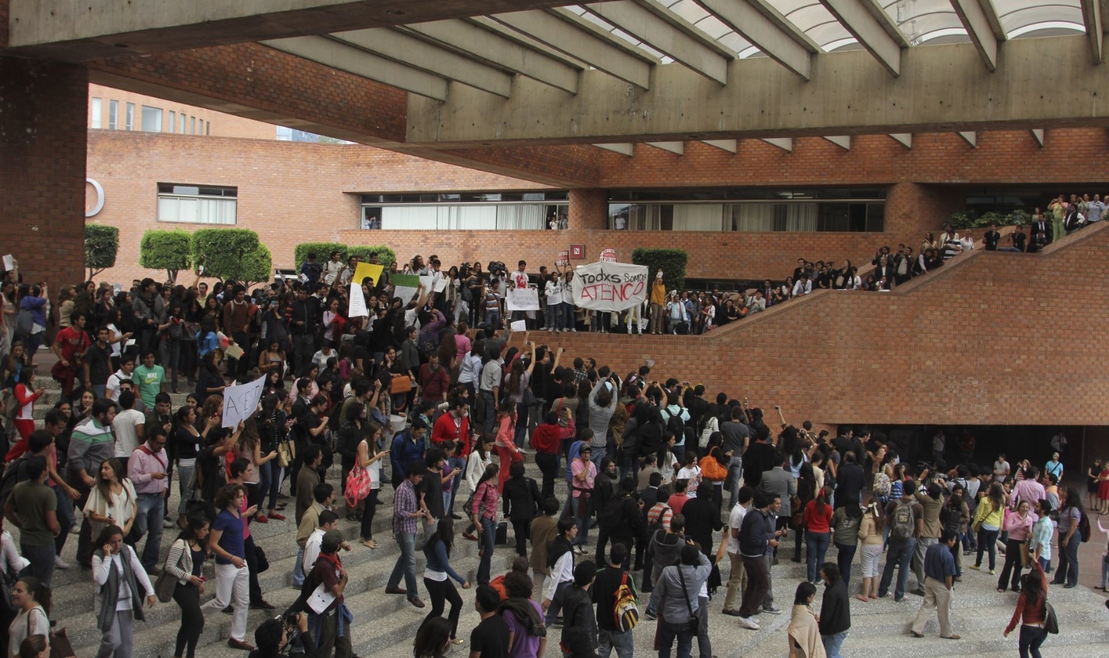 Alertan por pérdida de 40% de alumnos en las Universidades; temen cierres