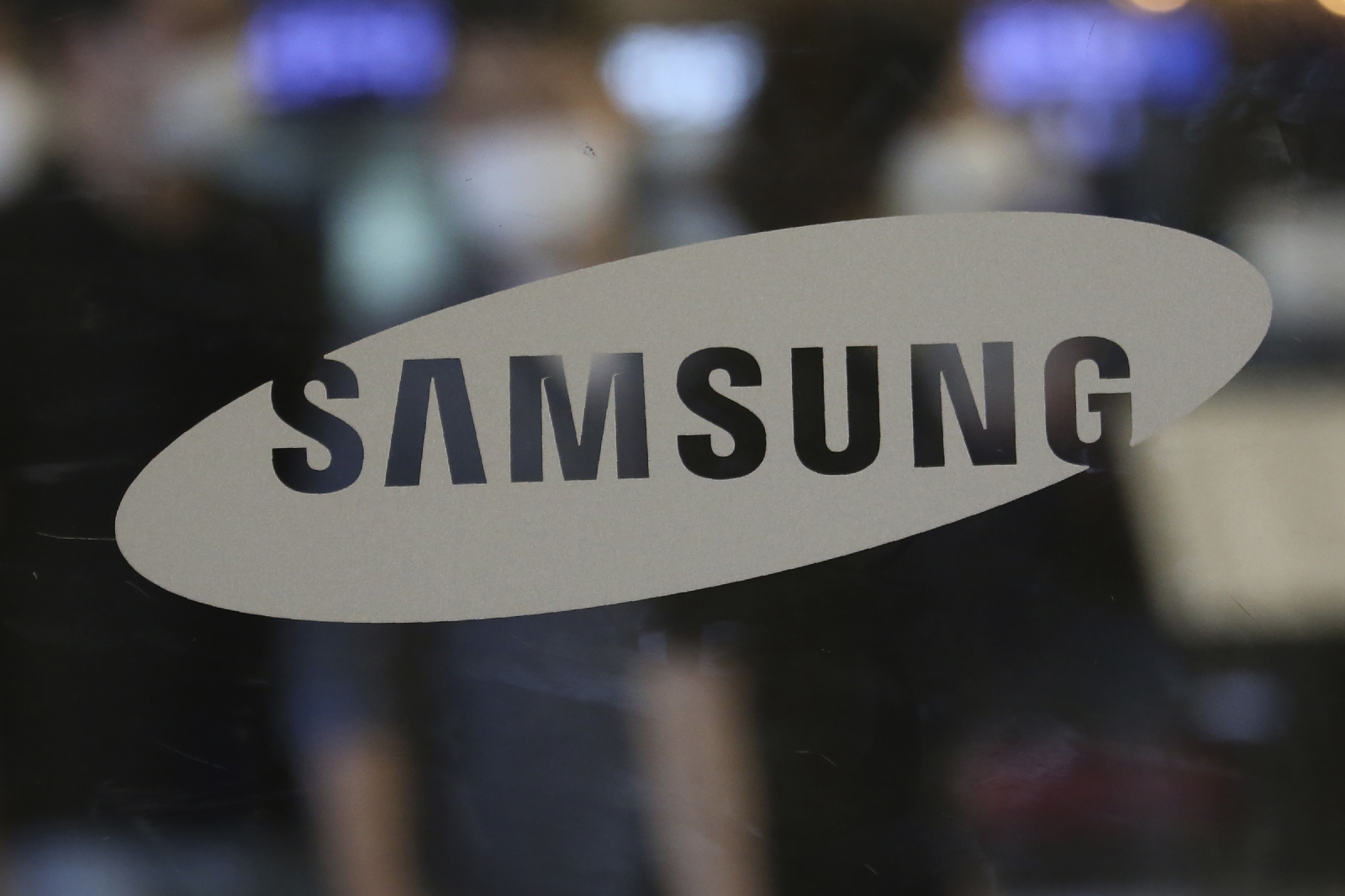 Samsung presenta Galaxy Note y teléfono plegable en mercado reducido por pandemia (AP)