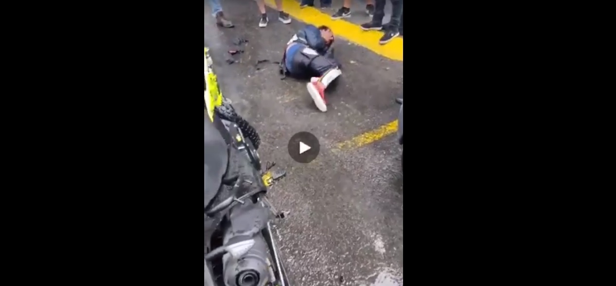 Otra vez justicia por mano propia; hombres golpean a ratero en Edomex: VIDEO