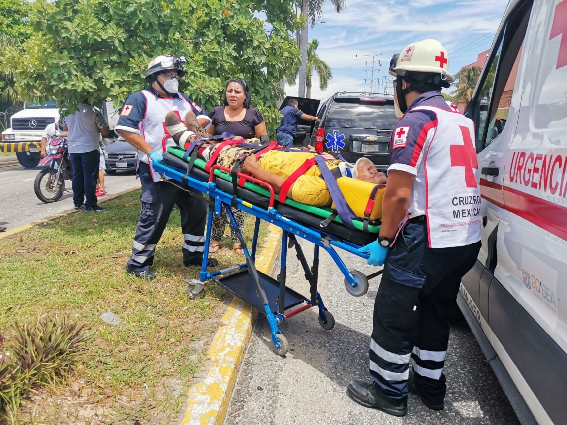 Derrapa y se fractura la pierna en Ciudad del Carmen