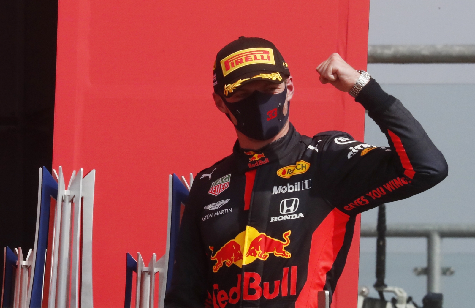 Max Verstappen se impone a Mercedes en el 70 aniversario de la F1