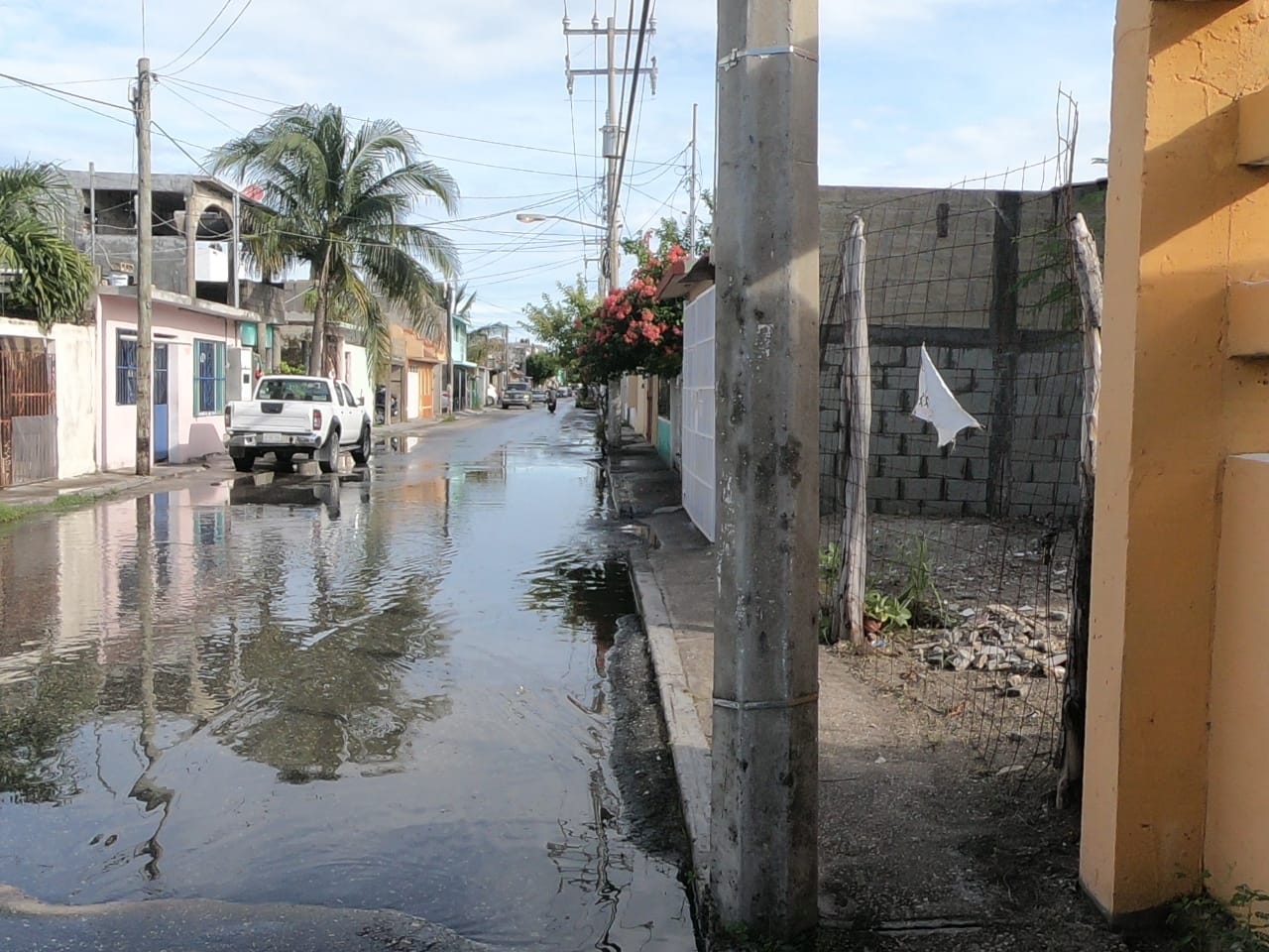 Un segundo canal de baja presión originarán lluvias fuertes a muy fuertes acompañadas de tormentas eléctricas en Campeche