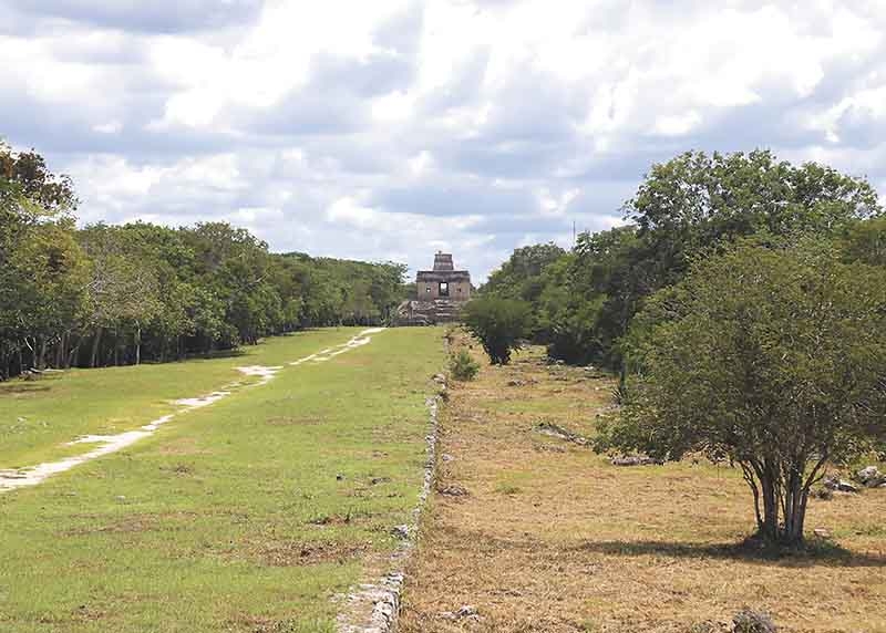 Durante el día de ayer al menos cuatro grupos de visitantes cuestionaron sobre el sitio, para saber si ya podían visitarlo