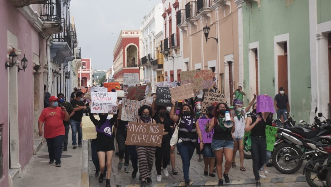 Mujeres campechanas marchan contra el aumento de la violencia de género