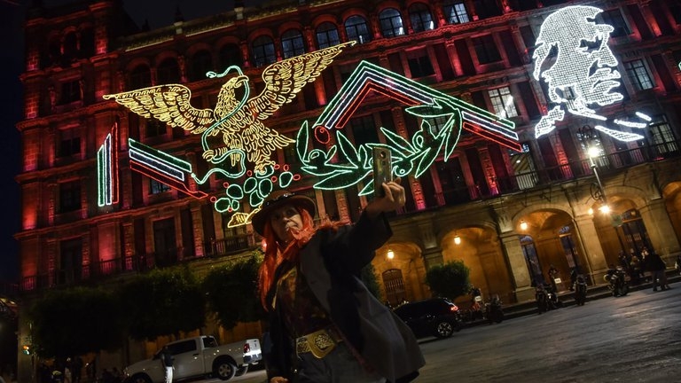 Así luce el encendido de la Ciudad de México por el grito de Independencia (VIDEO)