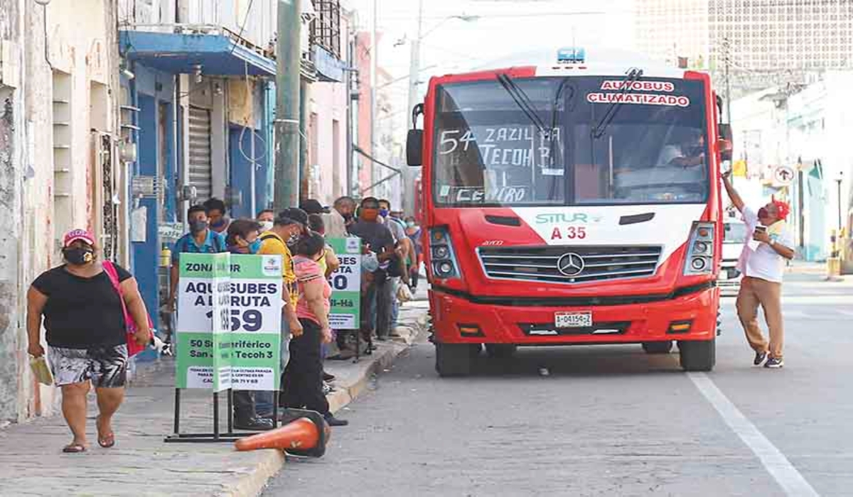 Comerciantes señalan afectaciones por los nuevos paraderos de camiones de Mérida