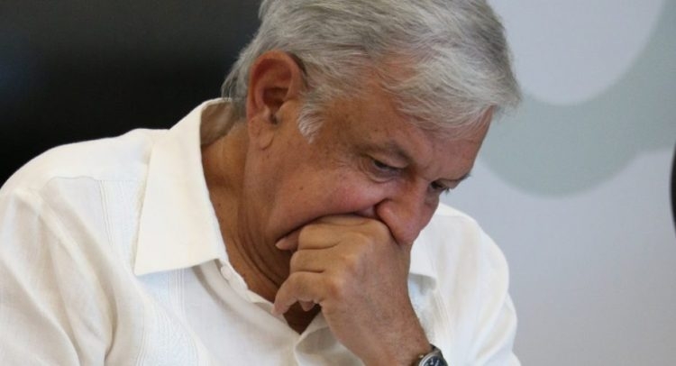 Denuncian a AMLO por el asesinato de un niño con cáncer