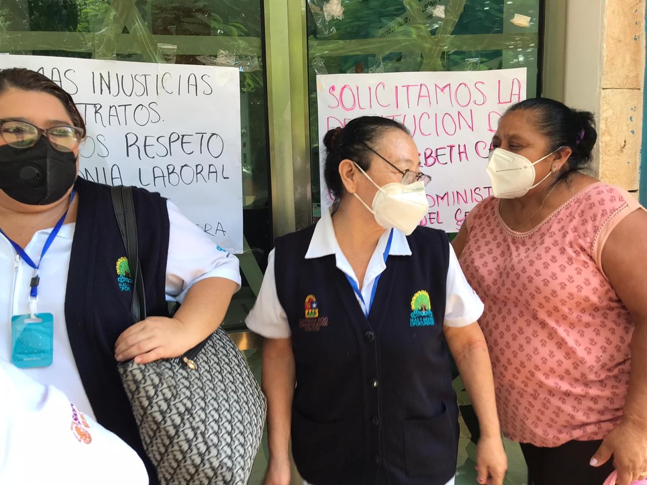 Enfermeras protestan en el Centro de Salud de Leona Vicario