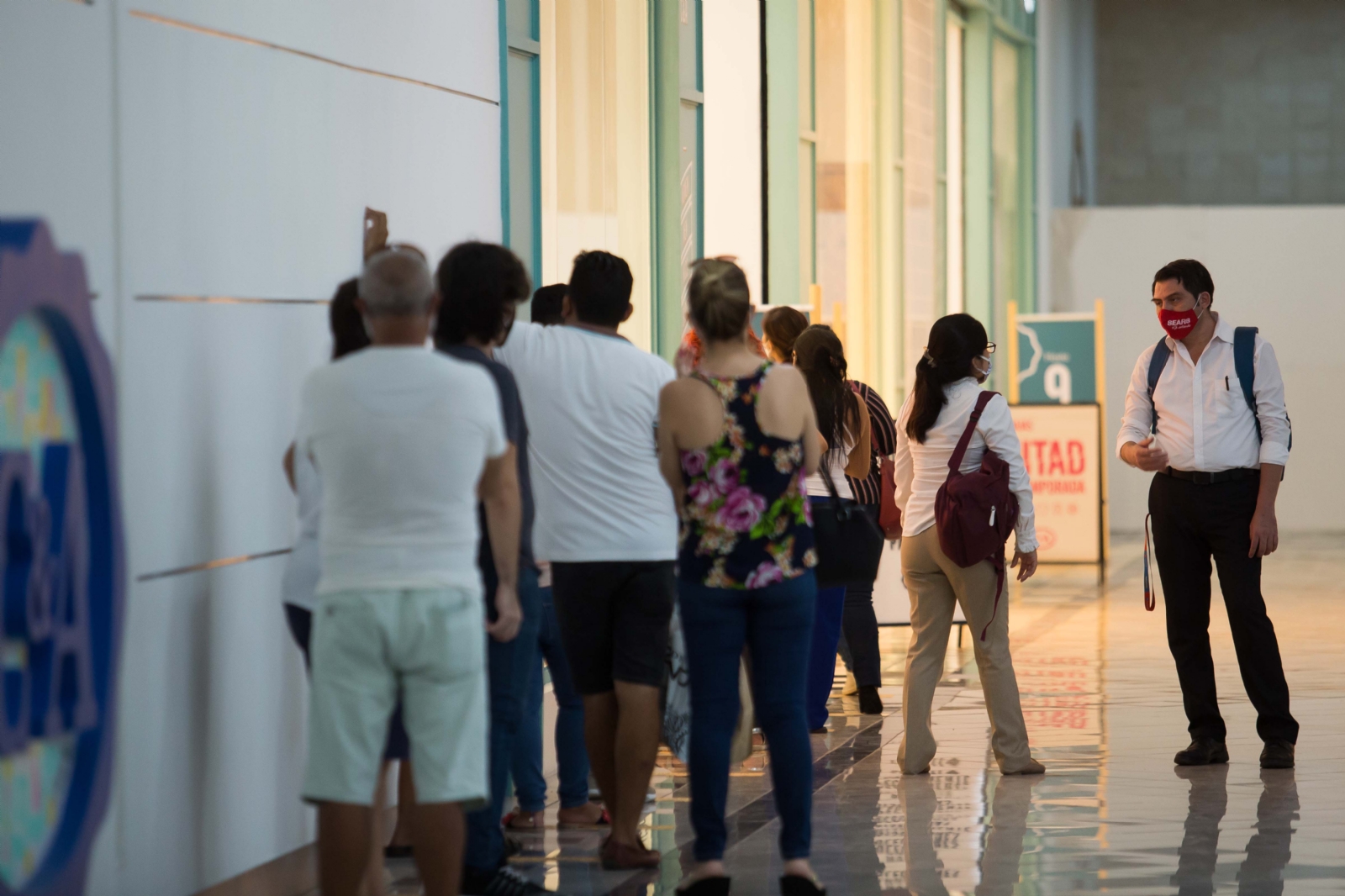 El mandatario indicó que una mayor movilidad implica mayor posibilidades de contagios Foto: Enrique Osorno