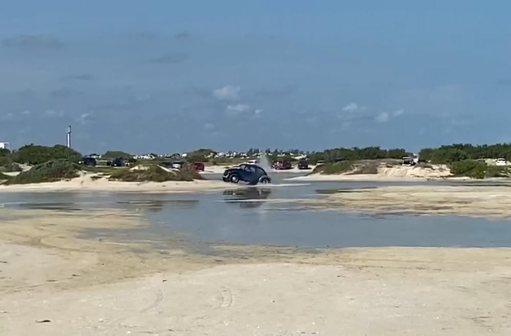 Arrestan a hombre por hacer acrobacias en zona de anidación de tortugas en Chuburná