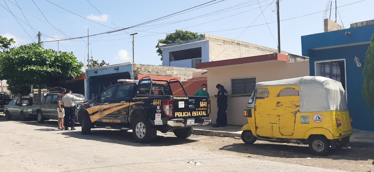 Hombre muere tras caer del techo de su casa en la colonia Xoclán Canto en Mérida