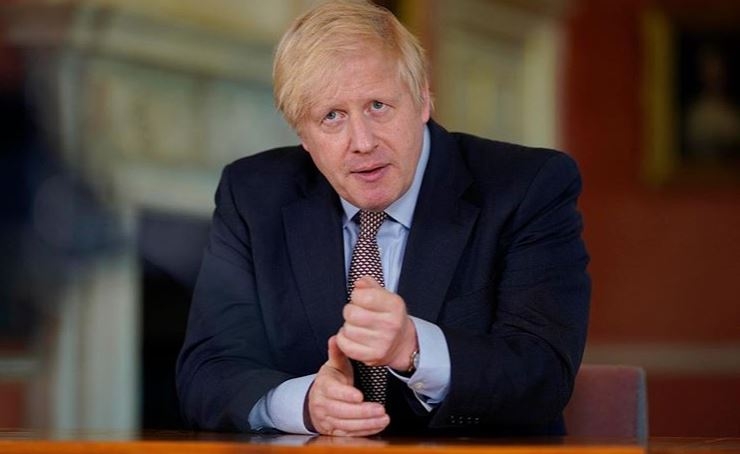 Al estilo de Terminator, Boris Johnson se despide del Parlamento británico