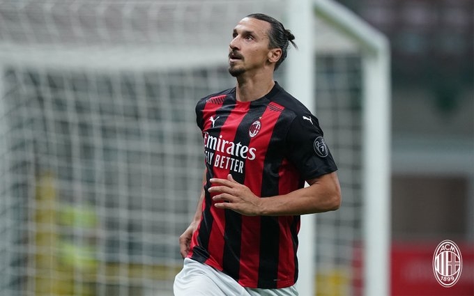 Zlatan dice adiós al futbol profesional vistiendo los colores del Milan