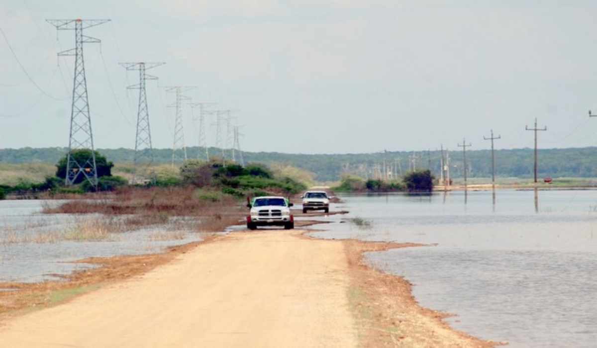 Desciende el nivel del agua en comunidad de Hopelchén afectada por Cristóbal