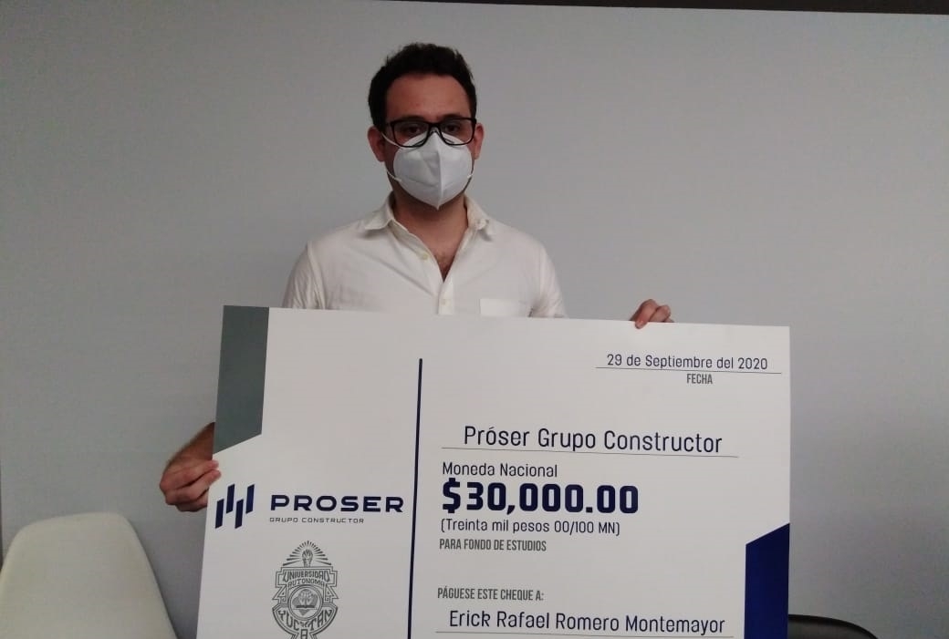 Eric Romero recibió el Premio Próser por el alto promedio obtenido en la Facultad de Ingeniería. Foto: Oscar Suaste