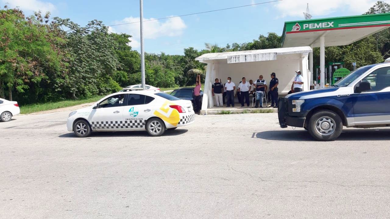 Buscan solucionar conflicto entre taxistas en Quintana Roo