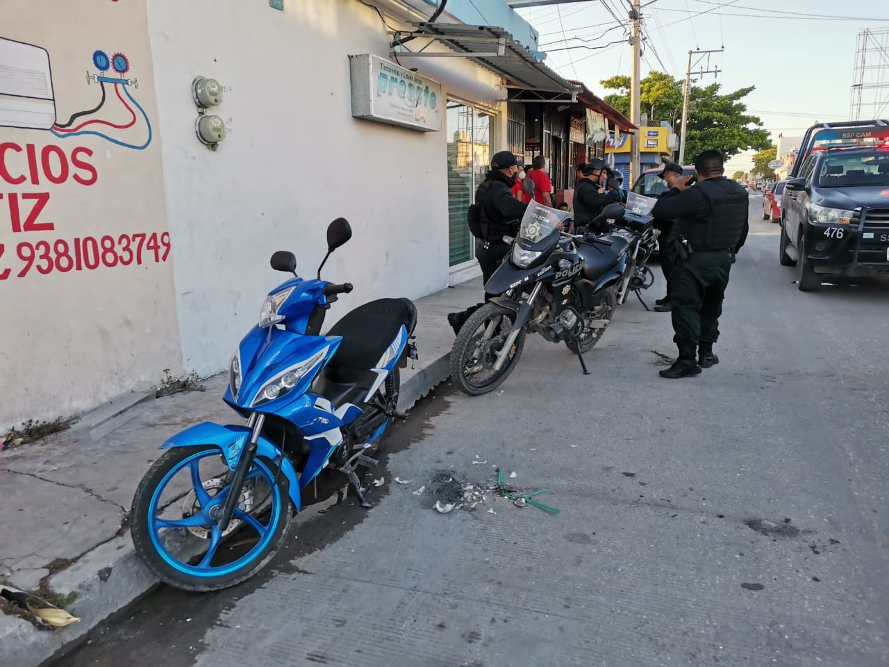 Un motociclista chocó contra una taxi en la colonia Volcanes, por lo que pagó tres mil 200 pesos.  Foto: Ricardo Jiménez