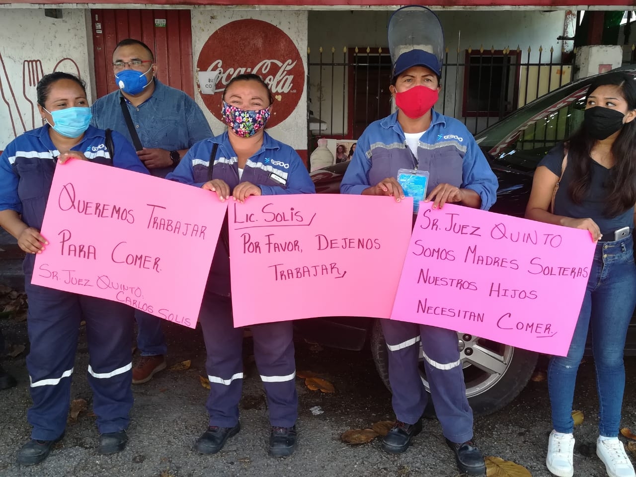 Empleadas de una gasolinera G500 en Mérida protestan para que no se clausure