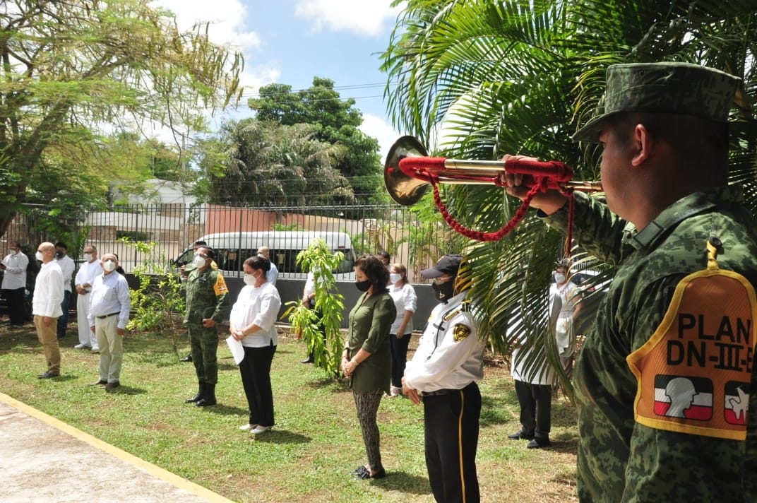 Guardan minuto de silencio por las víctimas de COVID-19 en Yucatán