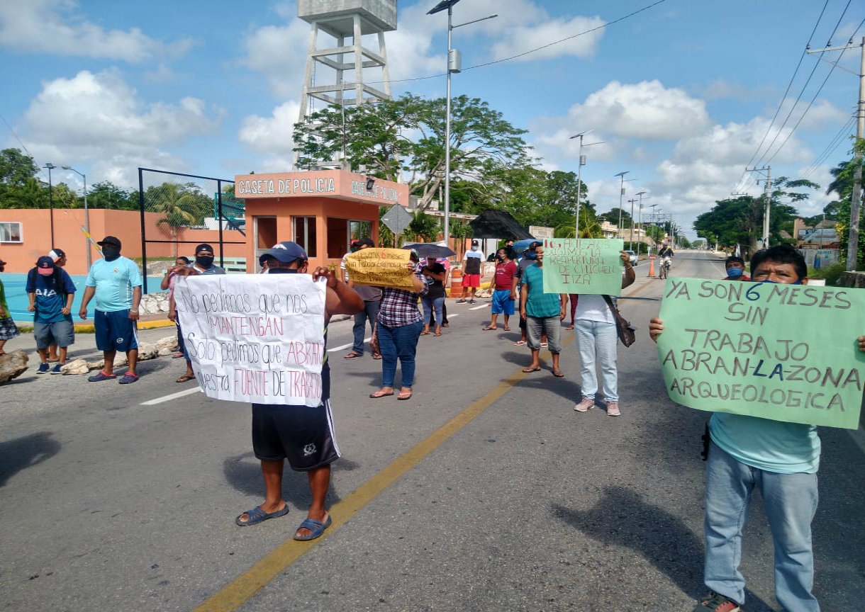 Protestas artesanos del municipio de Tinum (Alfredo Osorio Aguilar)