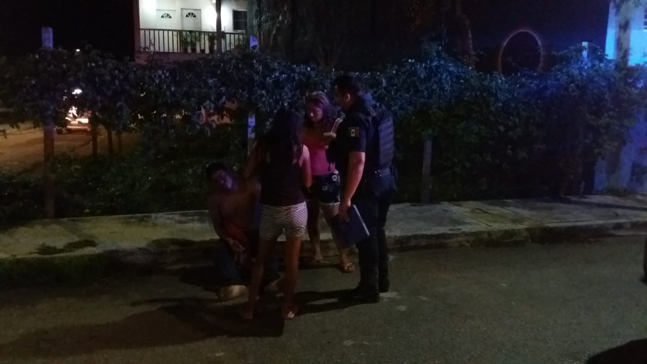 Por defender a una mujer de un asalto, hombre resulta herido en Tulum